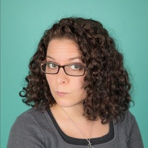 Meet your Posher, Davina